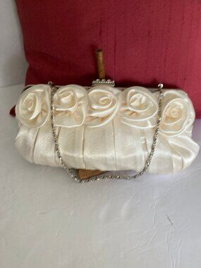 Off White Satin Rosette Rhinestone Snal Closure Cocktail Purse